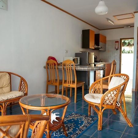 Cavern Apartments Baie Sainte Anne Dış mekan fotoğraf