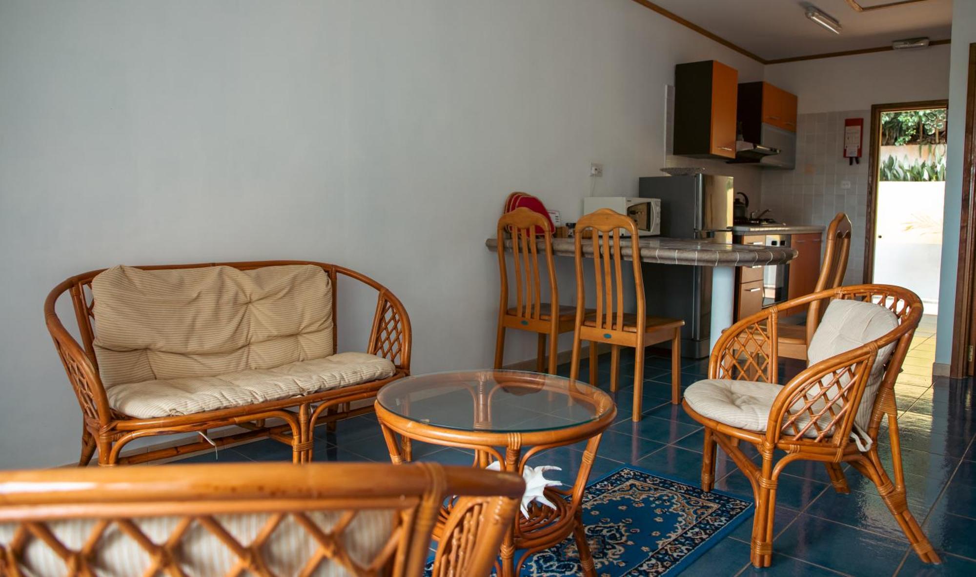 Cavern Apartments Baie Sainte Anne Dış mekan fotoğraf