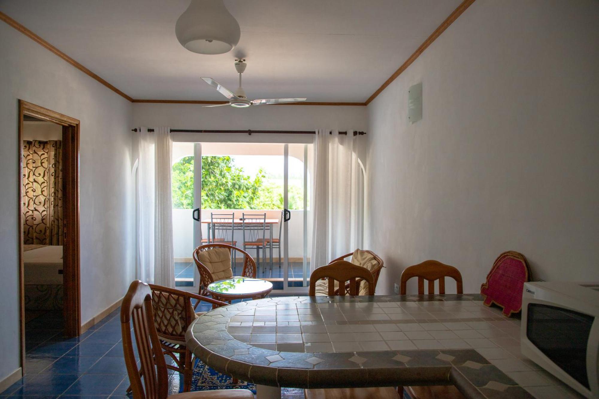 Cavern Apartments Baie Sainte Anne Dış mekan fotoğraf