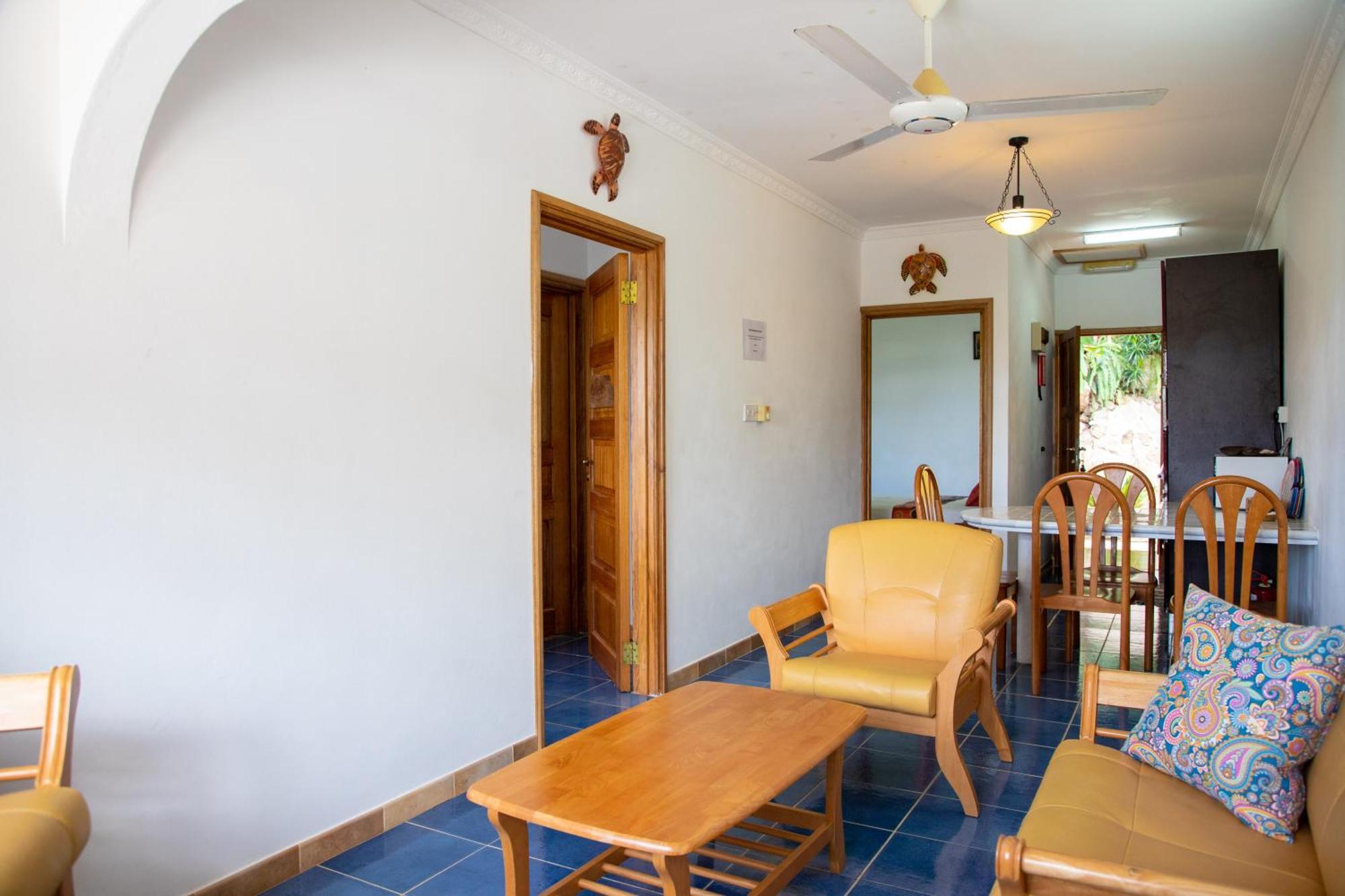 Cavern Apartments Baie Sainte Anne Dış mekan fotoğraf