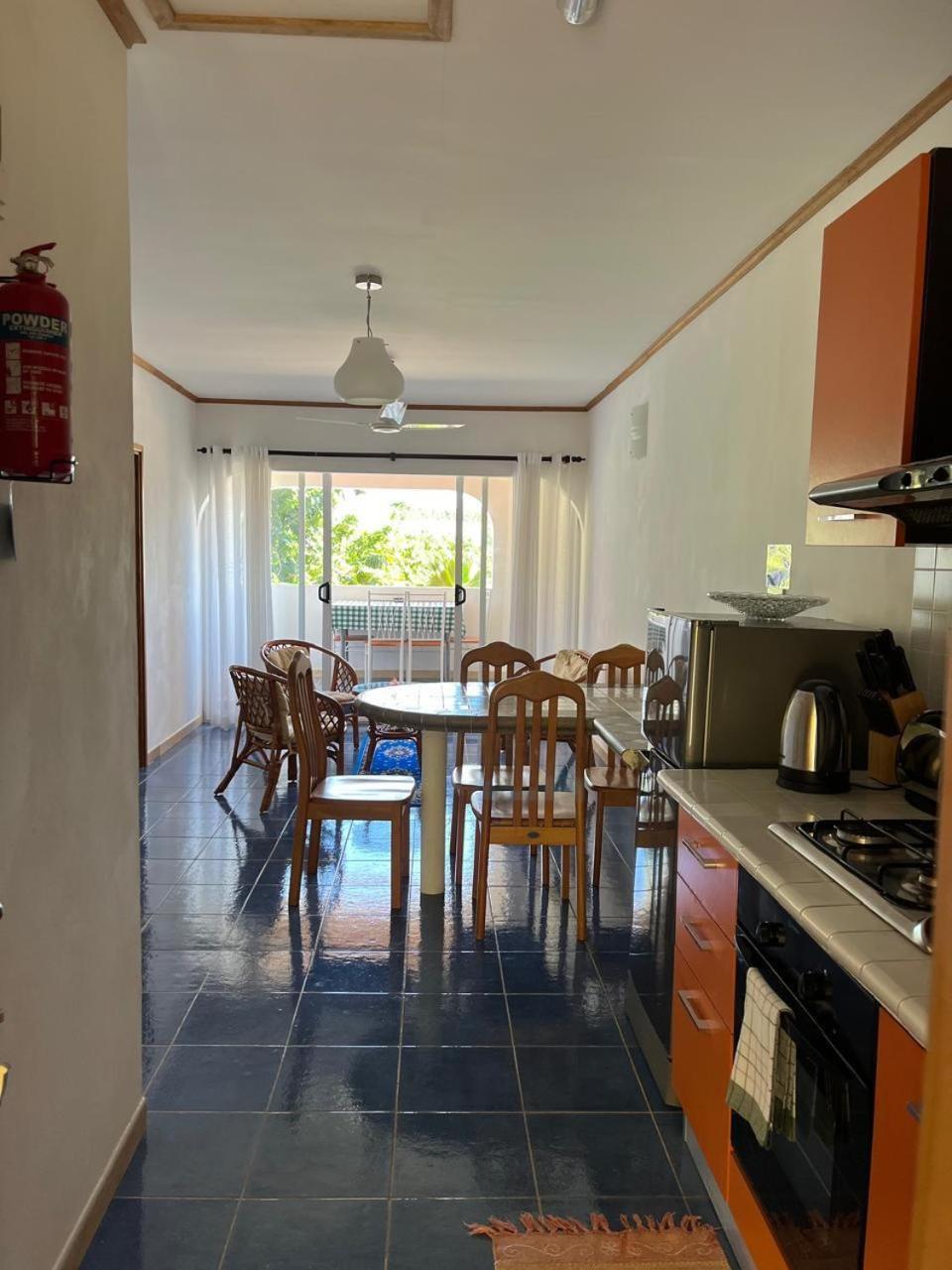 Cavern Apartments Baie Sainte Anne Dış mekan fotoğraf