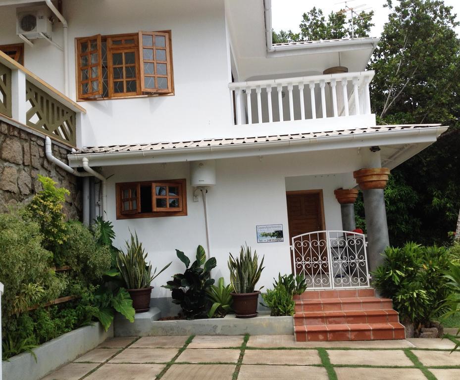Cavern Apartments Baie Sainte Anne Dış mekan fotoğraf