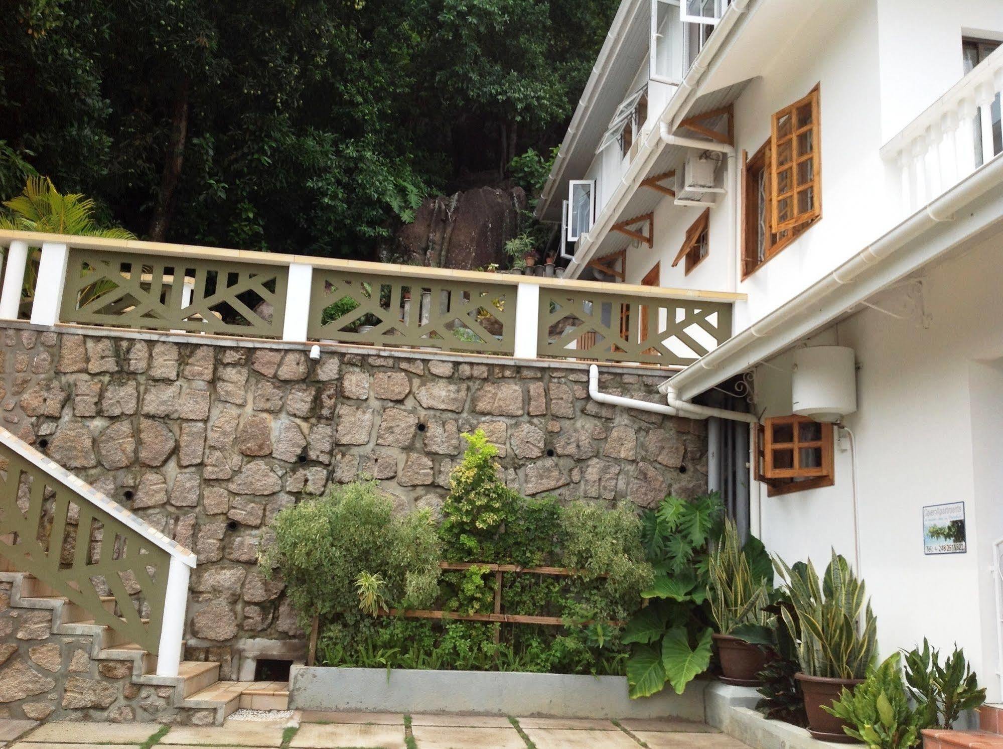 Cavern Apartments Baie Sainte Anne Dış mekan fotoğraf